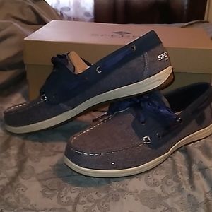 NIB Sperry size 8.5